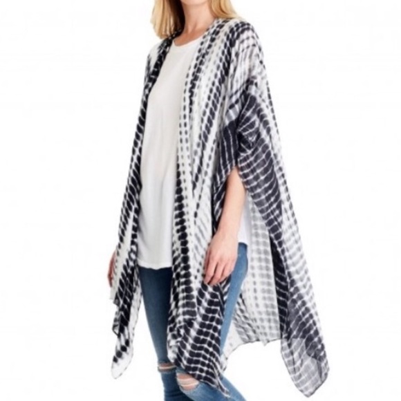 Michael Stars Ruana - Picture 1 of 3